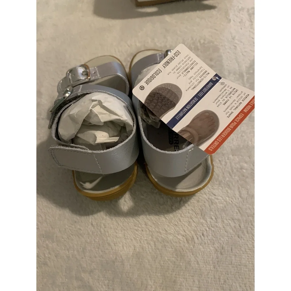 New In Box  Toddler Girls 7.5M Regular Merrell Bare Steps Silver Sandals Shoes